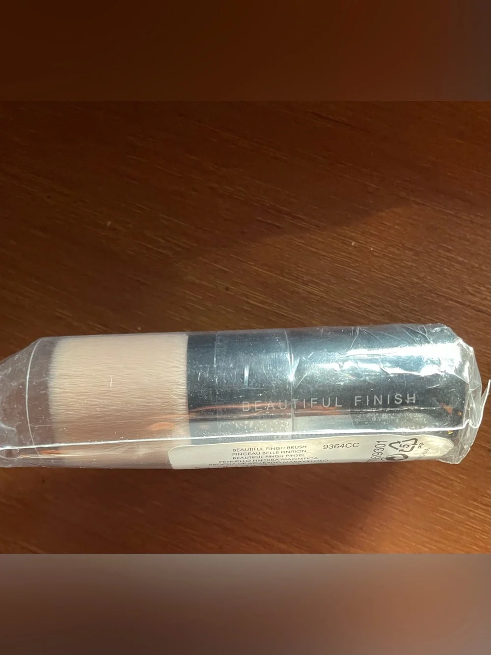 New in Package Bare Minerals 3.5 Inch Beautiful Finish Make Up Brush